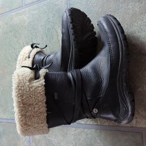 Leather Ugg